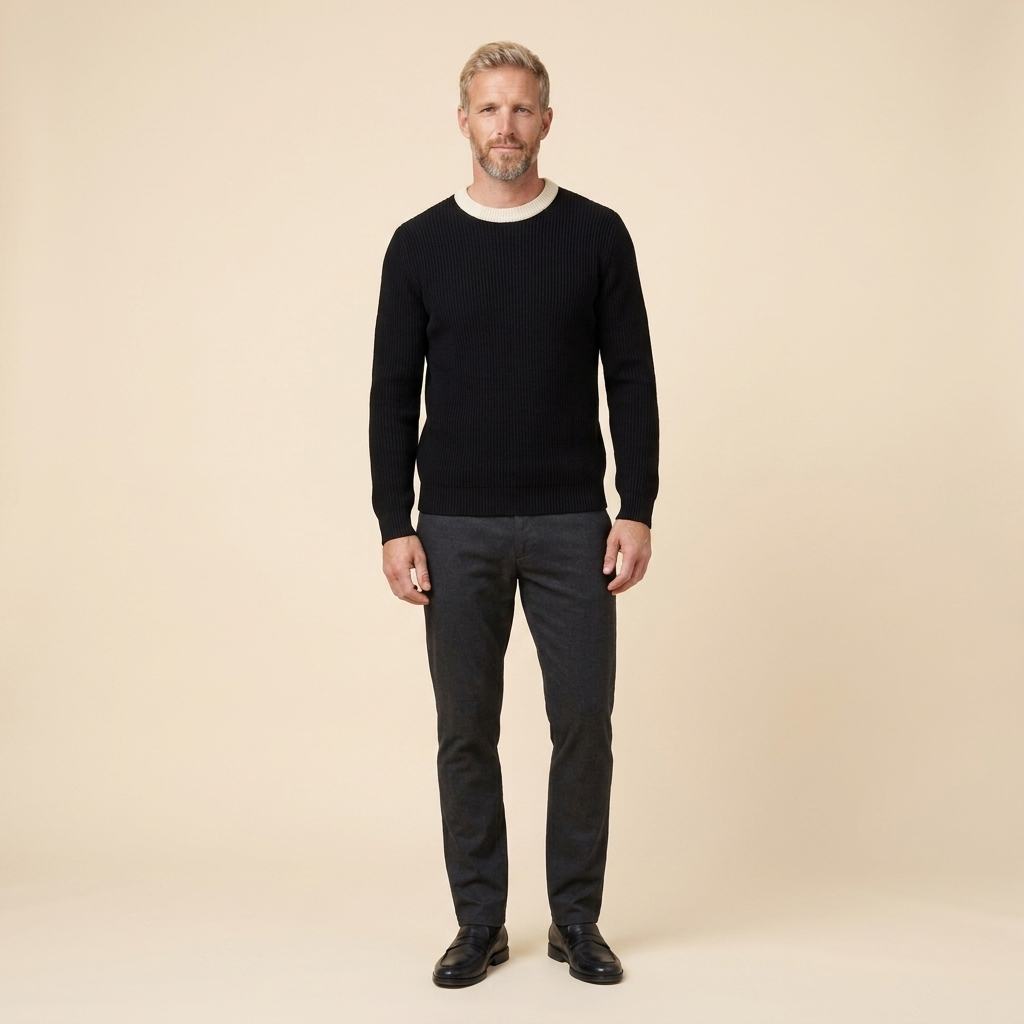 Herrenpullover mit Rundhalsausschnitt aus Strick und kontrastierenden Details