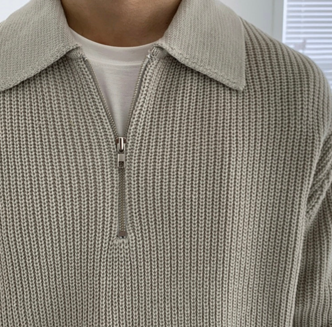 Klassischer Pullover mit Reißverschlusskragen