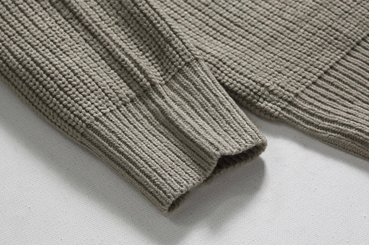 Klassischer Pullover mit Reißverschlusskragen