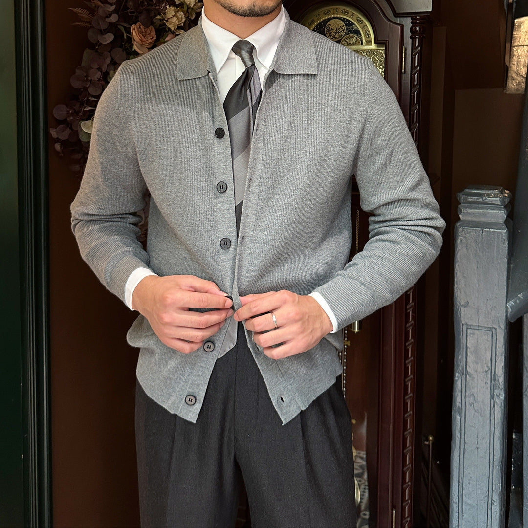 Herrenstrickjacke aus Wollmischung mit Hemdkragen, Knöpfen und langen Ärmeln