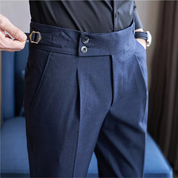 Herenpantalon met hoge taille, dubbele plooien en gespband