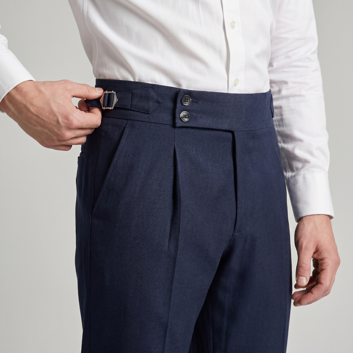 Herenpantalon met hoge taille, dubbele plooien en gespband
