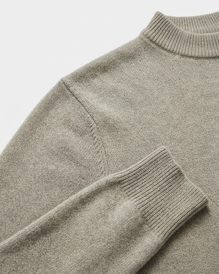 Herrenpullover aus Merinowollmischung mit Stehkragen und Rippbündchen