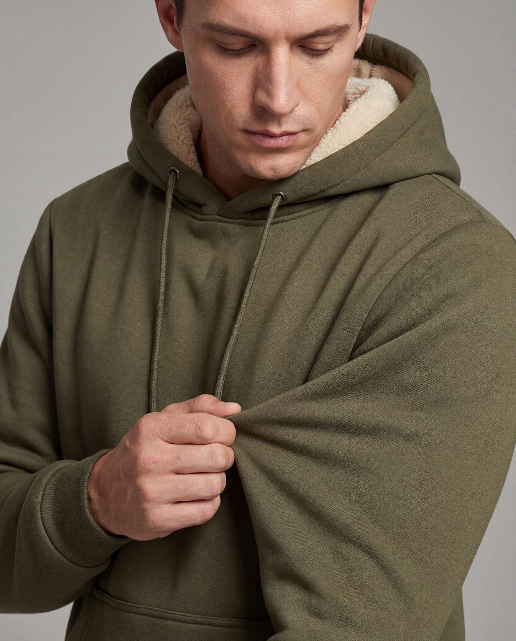 Felpa con cappuccio foderata in sherpa con tasca a marsupio