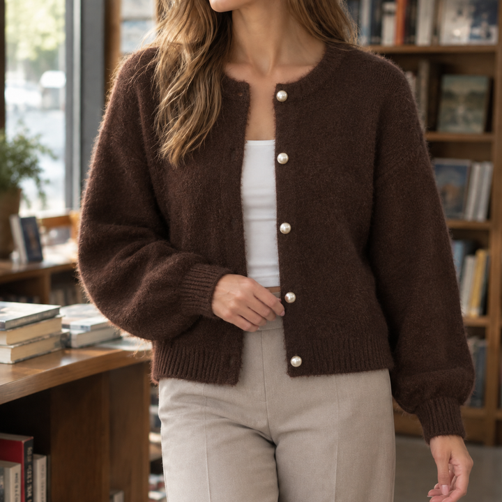 Cardigan da donna in maglia morbida con bottoni effetto perla e taglio casual