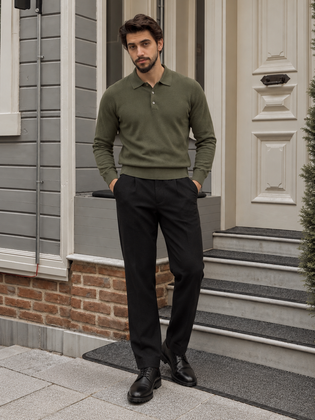 Herenpullover met polokraag van fijne brei, knoopsluiting en geribde boorden