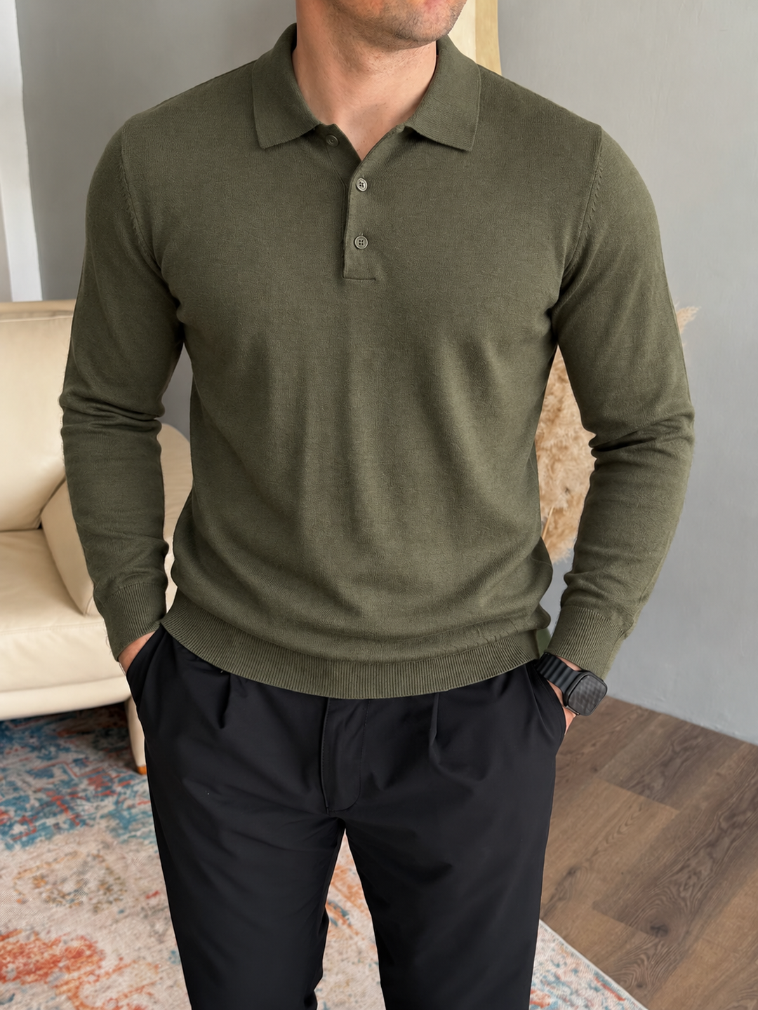 Herenpullover met polokraag van fijne brei, knoopsluiting en geribde boorden