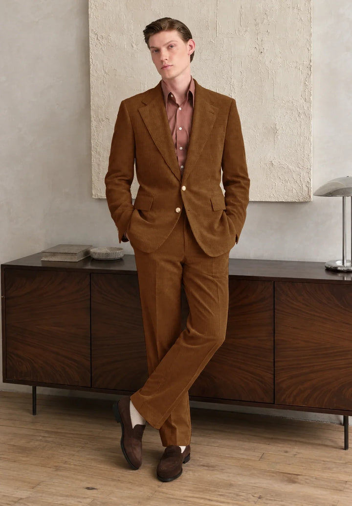 Abito da uomo a due pezzi regular fit in velluto a coste con rever classico e giacca a due bottoni