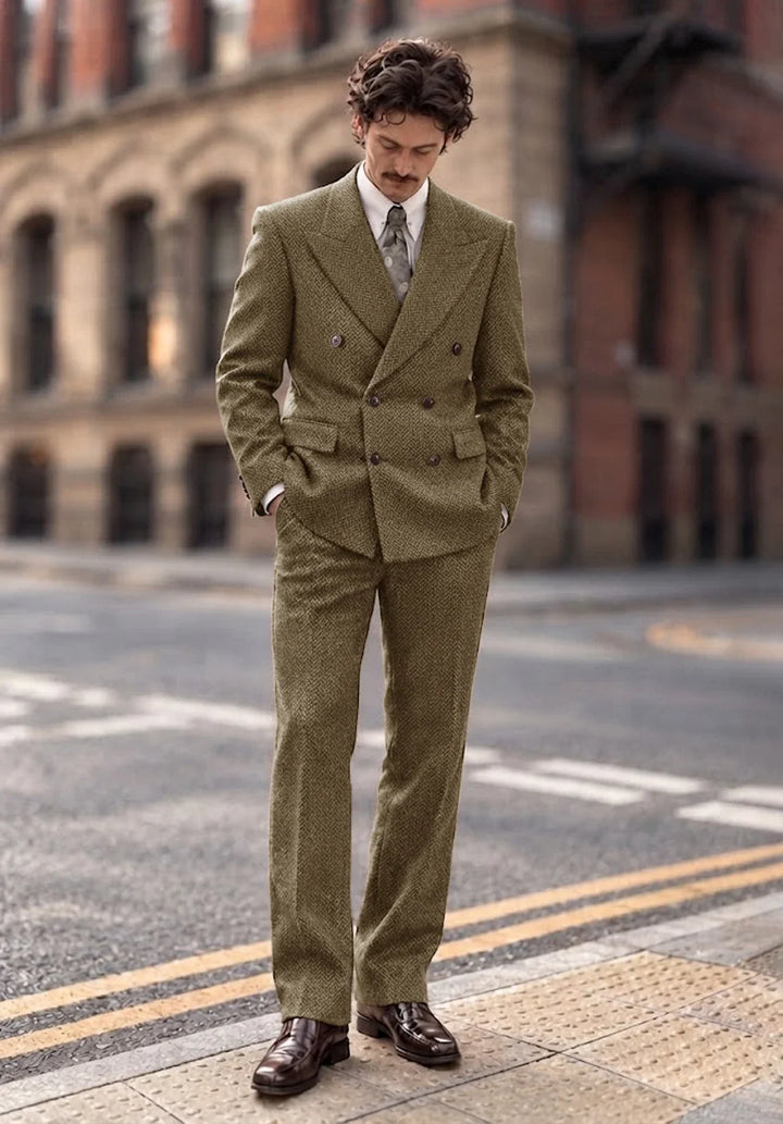 Costume Deux Pièces Homme Coupe Regular en Chevrons avec Veste Croisée et Col Peak