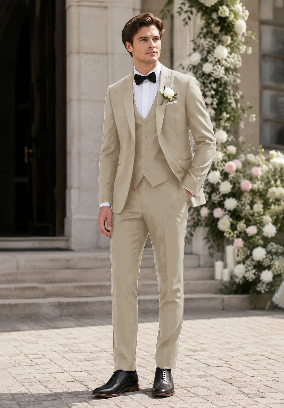 Costume Trois Pièces Homme Coupe Slim avec Col Notch et Gilet Assorti Élégant