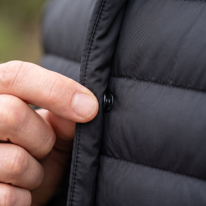 Piumino leggero da uomo con collo convertibile e bottoni a pressione