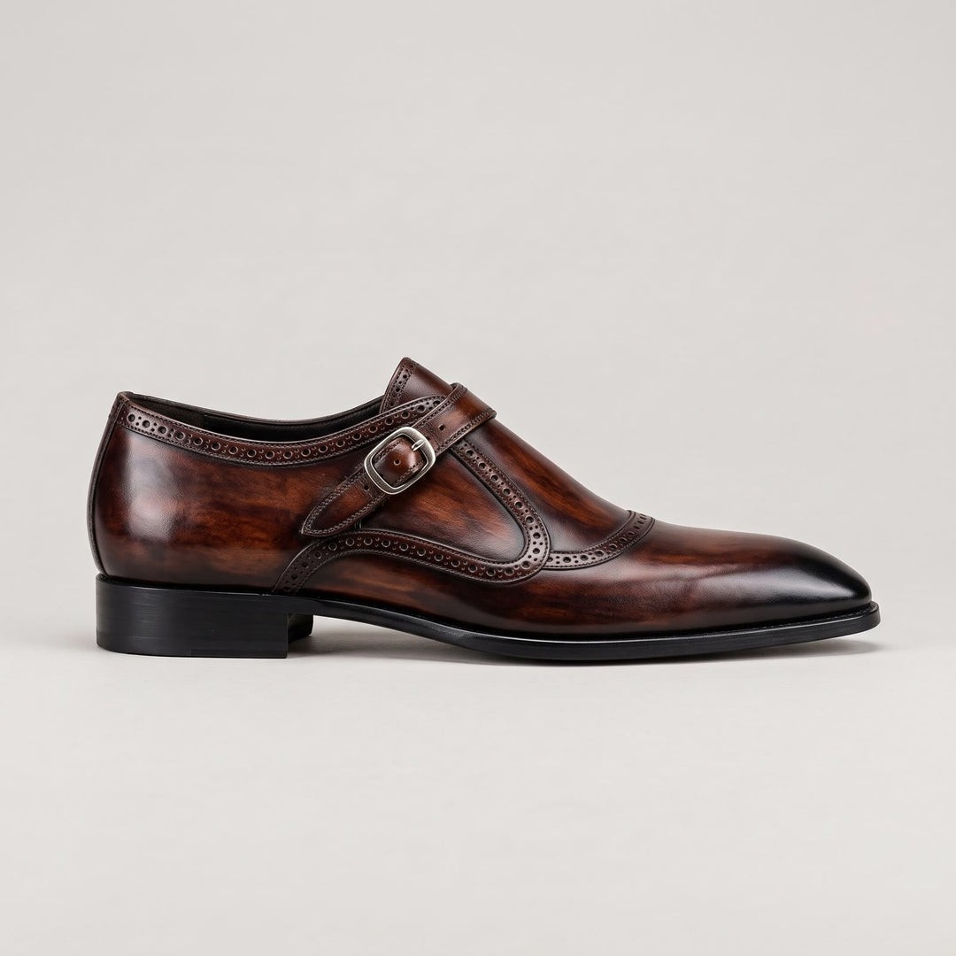 Herren-Lederschuhe mit Schnalle, Patina und Brogue-Details