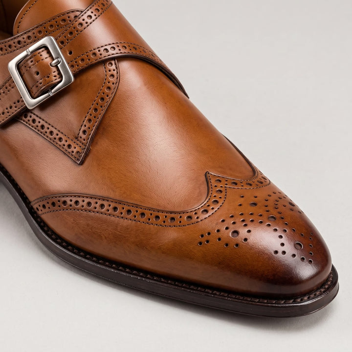 Herren-Monks mit einfacher Schnalle aus Leder mit Brogue-Details