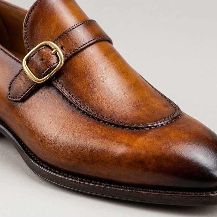 Herren-Loafer aus patiniertem Leder mit einfacher Schnalle und Schnallenverschluss