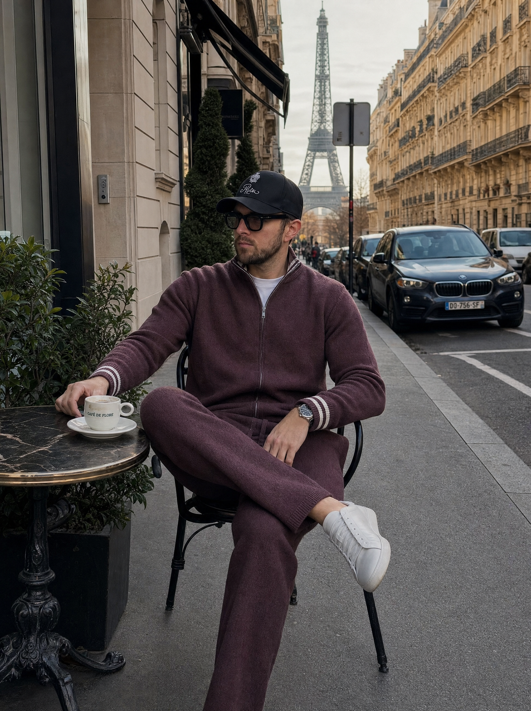 Completo da uomo in maglia con giacca a collo alto con zip integrale e pantaloni tinta unita