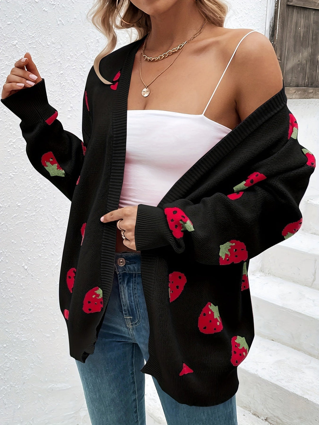 Oversized damesvest van breisel met aardbeienmotief