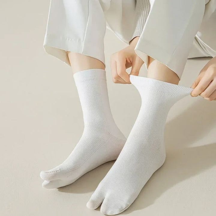 Women's Tabi Split-Toe Socks with Ribbed Cuffs and Ankle Height