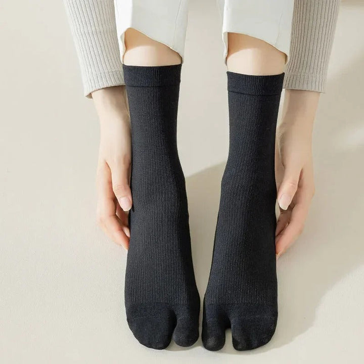 Women's Tabi Split-Toe Socks with Ribbed Cuffs and Ankle Height