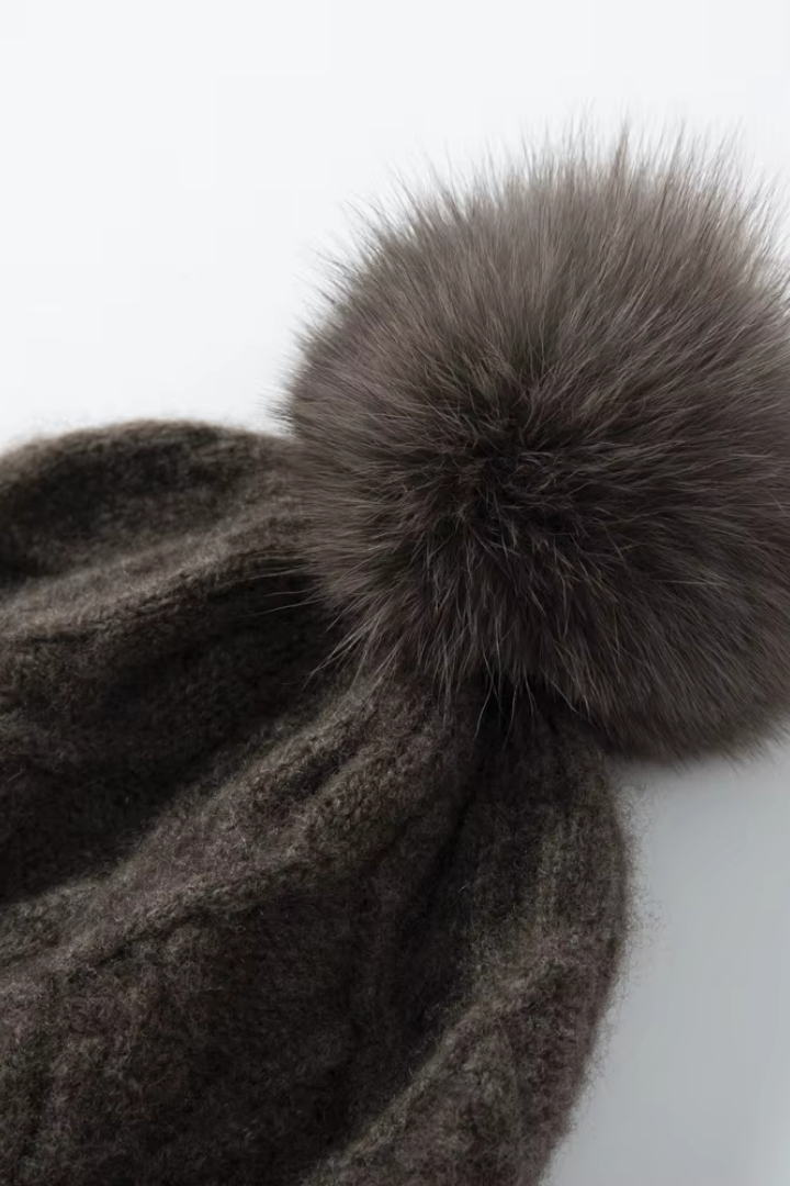 Berretto da donna in cashmere a maglia intrecciata – pon-pon in pelliccia sintetica
