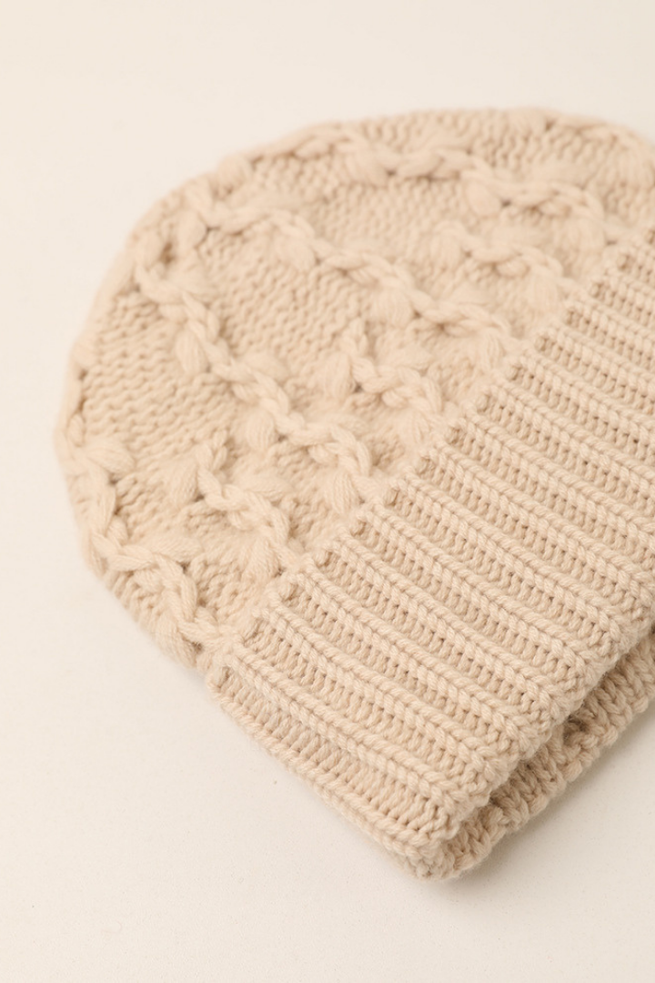 Bonnet Femme en Mélange de Cachemire à Maille Torsadée – Bord Côtelé