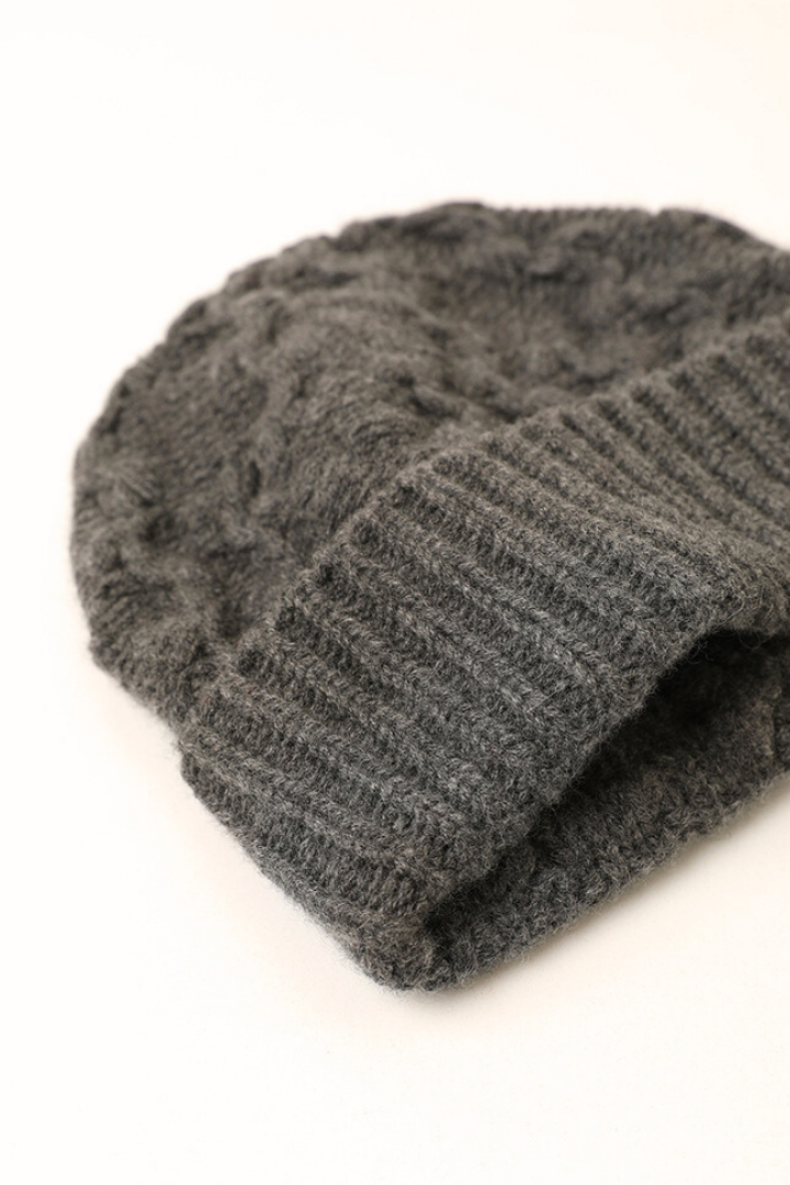 Bonnet Femme en Mélange de Cachemire à Maille Torsadée – Bord Côtelé