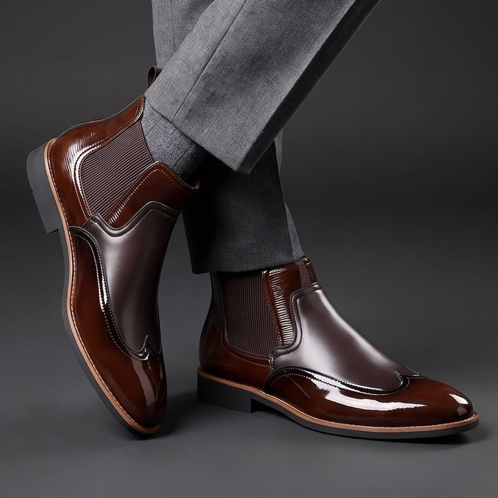 Botas Chelsea de hombre de cuero con elásticos laterales y tiradores