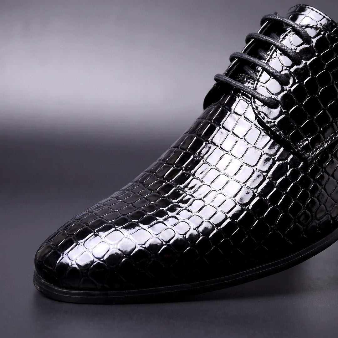 Męskie buty oxfordy ze skóry o fakturze krokodyla, z czerwonym detalem na pięcie