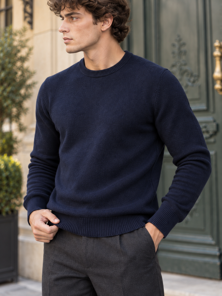 Pullover da uomo in maglia tinta unita con scollo rotondo e bordi a coste