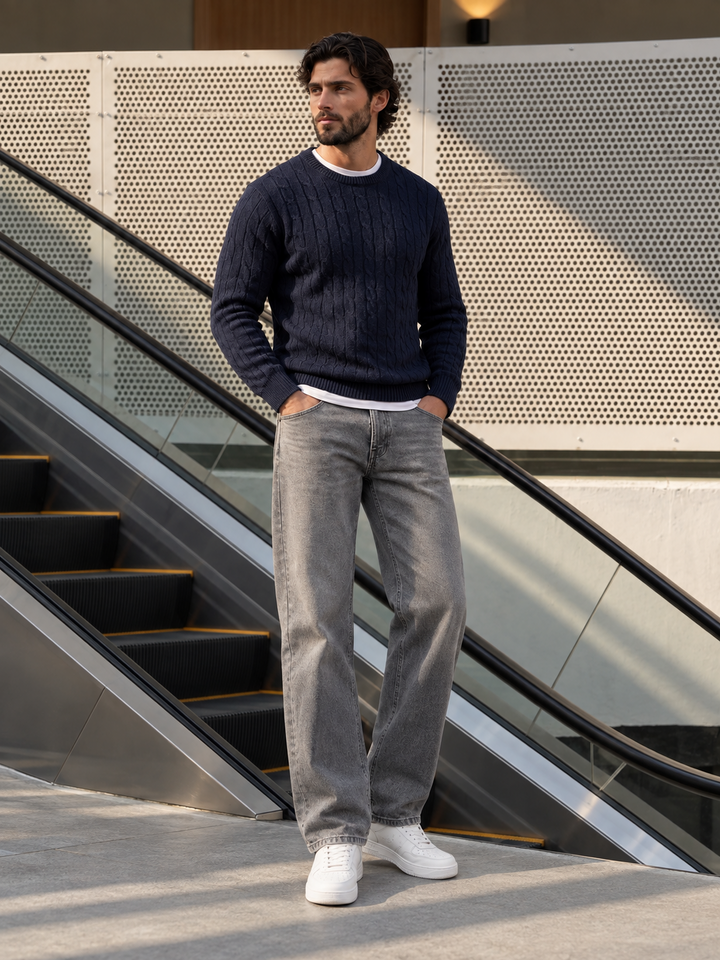 Maglione da uomo in maglia a trecce con girocollo e bordi a coste