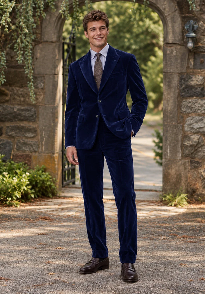 Costume Deux Pièces Homme Coupe Classique en Velours avec Col Peak et Deux Boutons