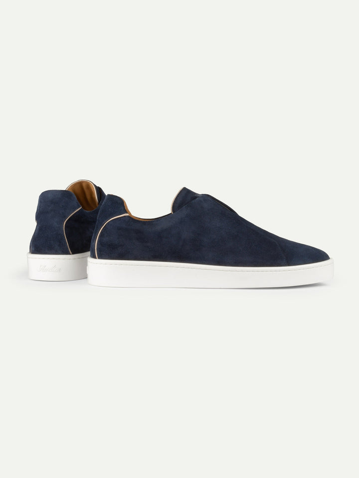 Sneakers slip-on da uomo in camoscio - Cuciture sul collo del piede e suola bianca