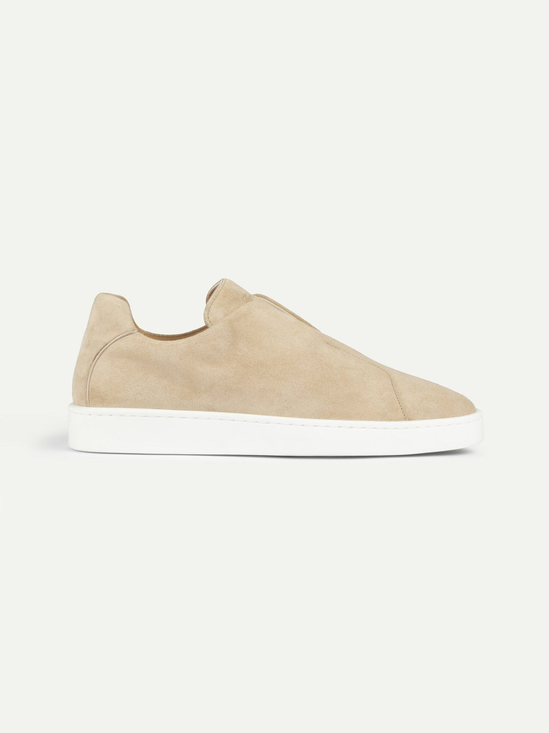 Sneakers slip-on da uomo in camoscio - Cuciture sul collo del piede e suola bianca