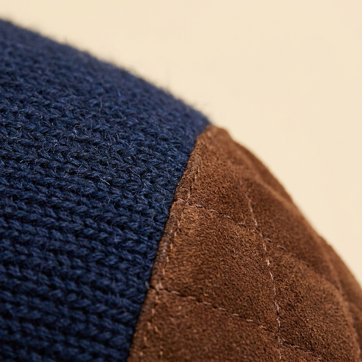 Herrenpullover mit halbem Reißverschluss, Stehkragen und Brusttasche