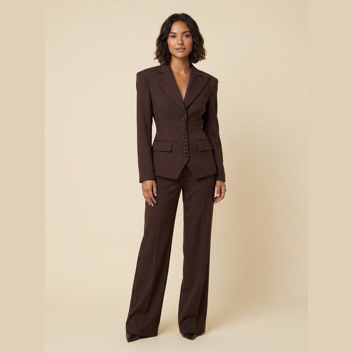 Damespak met getailleerde blazer en wijde pantalon met plooien