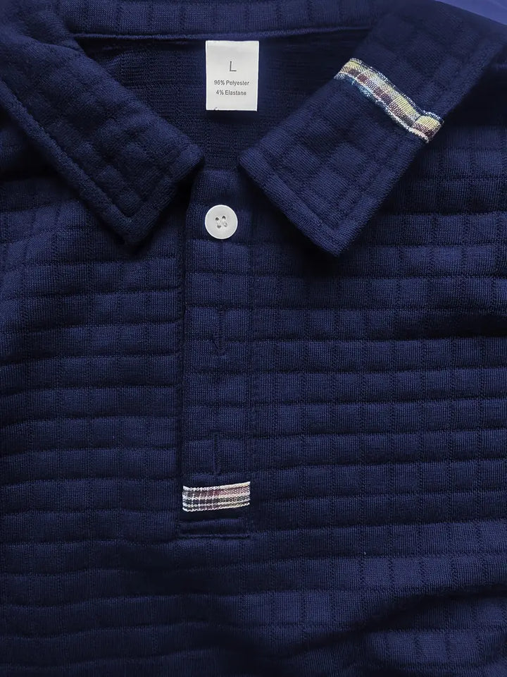 Polo da uomo a maniche lunghe in maglia goffrata con taschino sulla manica