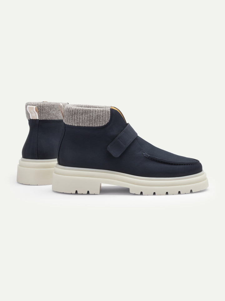 Men's Winter Boots - Velcro Closure and Mesh Trim