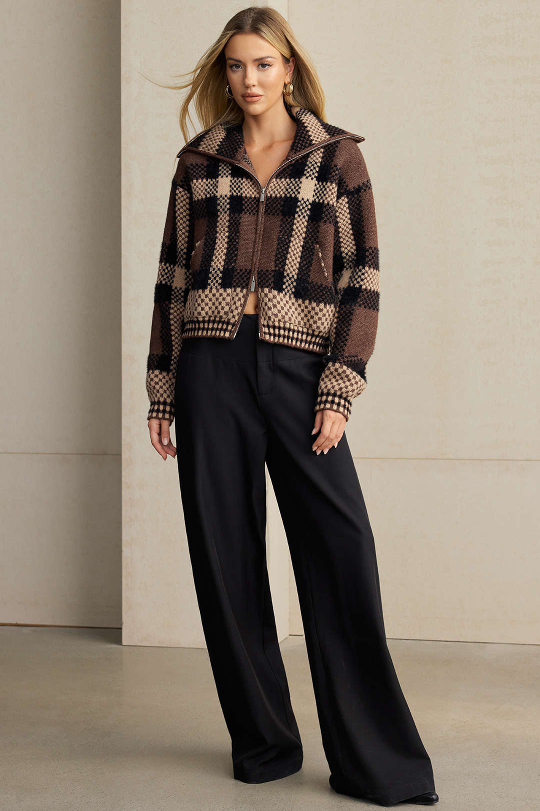 Women's Cropped Zip-Up Plaid Cardigan with Oversized Collar