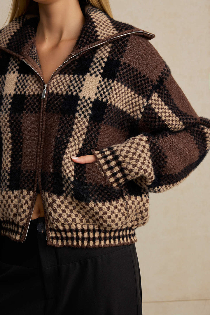 Women's Cropped Zip-Up Plaid Cardigan with Oversized Collar